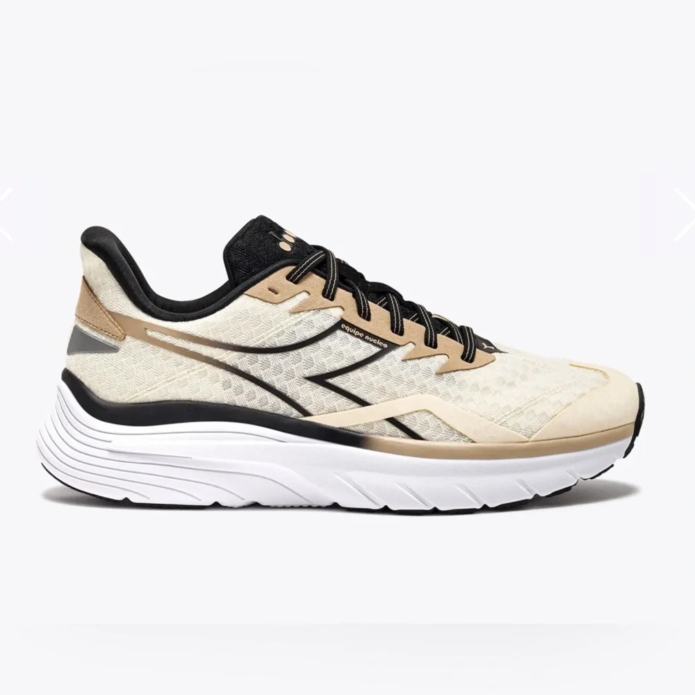 NWT Men's Diadora Equipe Nucleo, Whisper White/Black/Irish Cream, Size 9.5
